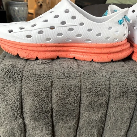 KANE recovery, shoes White and Coral Slip-On Shoes SZ 12 - Picture 7 of 14
